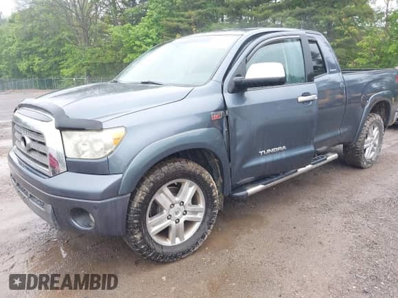 2008 Toyota Tundra Limited с VIN 5TBBV58198S501555, выставлен на аукционе IAAI как лот 42321052 с пробегом 248 154 миль миль и . История ставок и продаж доступна на DreamBid. Изображение 18.