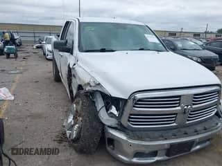 2018 Ram 1500 Big Horn z VIN 1C6RR7GT8JS311940, wystawiony jako IAAI lot #41313507 z przebiegiem 116 678 mil mil oraz . Historia ofert i sprzedaży dostępna na DreamBid. Obrazek 1.