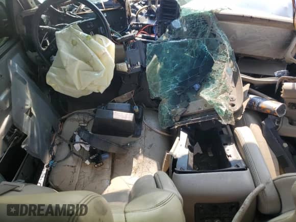 2005 Chevrolet Tahoe LS с VIN 1GNEC13Z45R228543, выставлен на аукционе Copart как лот 58911075 с пробегом Не указан миль и Списание • Salvage title. История ставок и продаж доступна на DreamBid. Изображение 8.