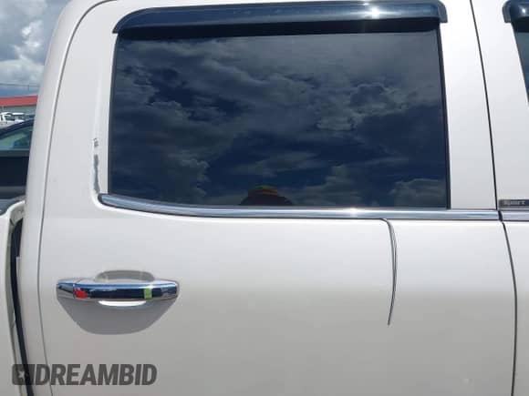 2015 Chevrolet Silverado 1500 LTZ с VIN 3GCPCSEC5FG302070, выставлен на аукционе IAAI как лот 42740926 с пробегом 320 898 миль миль и . История ставок и продаж доступна на DreamBid. Изображение 17.
