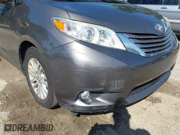 2016 Toyota Sienna XLE with VIN 5TDYK3DC1GS745866, listed as a IAAI auction lot 43318099 with 148,339 mi miles and . Bid and sale history available at DreamBid. Image 21.