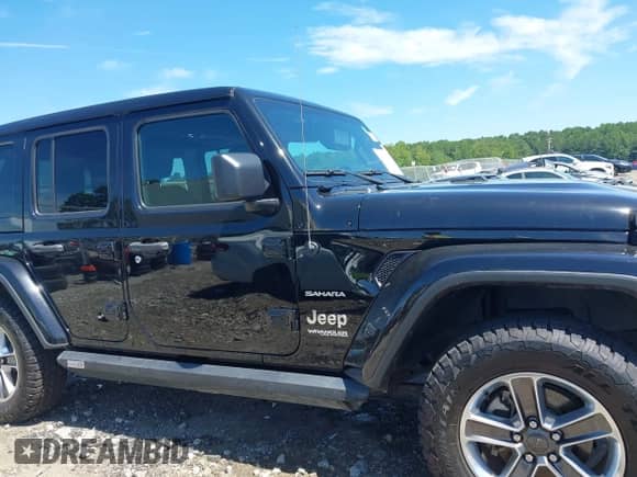 2022 Jeep Wrangler Unlimited Sahara Altitude с VIN 1C4HJXEG3NW118353, выставлен на аукционе IAAI как лот 42710775 с пробегом 59 318 миль миль и . История ставок и продаж доступна на DreamBid. Изображение 13.