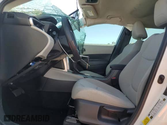 2022 Toyota Corolla Cross L with VIN 7MUAAAAG9NV013567, listed as a Copart auction lot 68475575 with 29,475 mi miles and Salvage title. Bid and sale history available at DreamBid. Image 7.