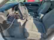 2015 Chevrolet Malibu LS z VIN 1G11B5SL1FF301412, wystawiony jako Copart lot #81870175 z przebiegiem 48 957 mil mil oraz Szkoda całkowita • Salvage title. Historia ofert i sprzedaży dostępna na DreamBid. Obrazek 7.