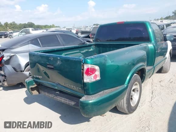 1999 Chevrolet S-10 LS Xtreme with VIN 1GCCS1443X8110160, listed as a IAAI auction lot 43120347 with 230,976 mi miles and . Bid and sale history available at DreamBid. Image 4.
