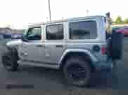 2021 Jeep Wrangler Unlimited Sahara Altitude z VIN 1C4HJXEG9MW522241, wystawiony jako IAAI lot #42647966 z przebiegiem 55 789 mil mil oraz . Historia ofert i sprzedaży dostępna na DreamBid. Obrazek 15.