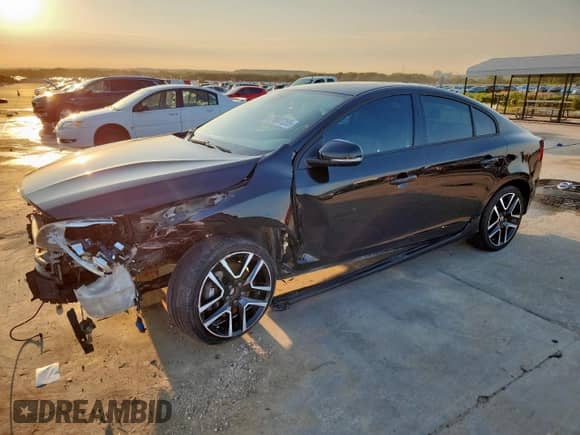2017 Volvo S60 Dynamic с VIN YV140MTLXH2431471, выставлен на аукционе Copart как лот 71807255 с пробегом 130 958 миль миль и На запчасти • Non repairable. История ставок и продаж доступна на DreamBid. Изображение 1.