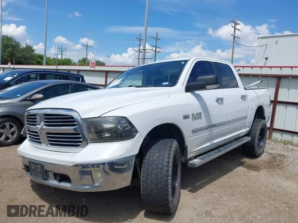 2013 Ram 1500 Big Horn z VIN 1C6RR7LT0DS550103, wystawiony jako IAAI lot #40230784 z przebiegiem 169 270 mil mil oraz . Historia ofert i sprzedaży dostępna na DreamBid. Obrazek 18.