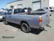 2002 Toyota Tundra z VIN 5TBJN32112S331692, wystawiony jako Copart lot #66173155 z przebiegiem 143 663 mil mil oraz Czysty tytuł • Clean title. Historia ofert i sprzedaży dostępna na DreamBid. Obrazek 2.