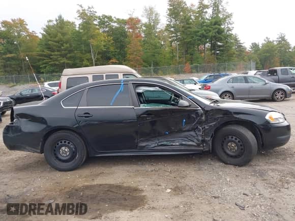 2015 Chevrolet Impala Police Police z VIN 2G1WD5E38F1134128, wystawiony jako IAAI lot #43282036 z przebiegiem 111 887 mil mil oraz . Historia ofert i sprzedaży dostępna na DreamBid. Obrazek 14.