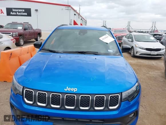 2023 Jeep Compass Latitude Lux с VIN 3C4NJDFN8PT546846, выставлен на аукционе IAAI как лот 42528443 с пробегом 16 483 миль миль и . История ставок и продаж доступна на DreamBid. Изображение 6.