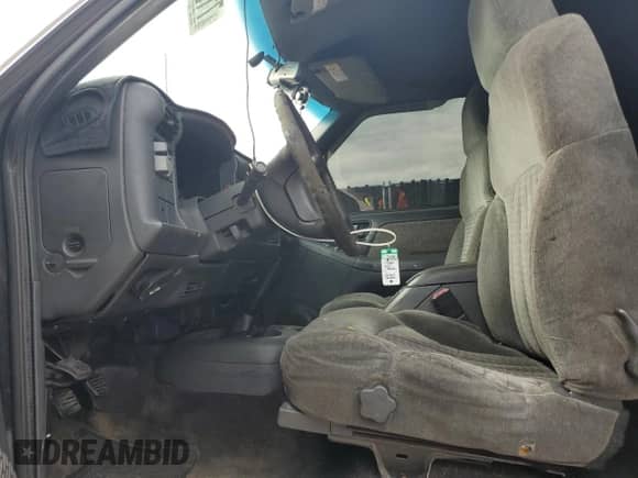 1996 Chevrolet S-10 LS with VIN 1GCCS19X1T8195870, listed as a Copart auction lot 71971805 with 169,682 mi miles and Salvage title. Bid and sale history available at DreamBid. Image 7.