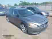 2014 Nissan Maxima SV z VIN 1N4AA5AP7EC906006, wystawiony jako IAAI lot #42411784 z przebiegiem 192 504 mil mil oraz . Historia ofert i sprzedaży dostępna na DreamBid. Obrazek 1.