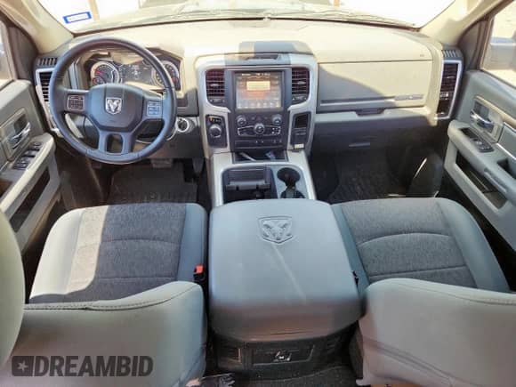 2017 Ram 1500 Big Horn z VIN 1C6RR6LT8HS513994, wystawiony jako Copart lot #63634315 z przebiegiem 50 871 mil mil oraz Czysty tytuł • Clean title. Historia ofert i sprzedaży dostępna na DreamBid. Obrazek 8.