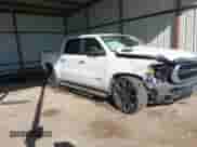 2020 Ram 1500 Big Horn z VIN 1C6RREFT8LN232940, wystawiony jako IAAI lot #40883620 z przebiegiem 42 163 mil mil oraz . Historia ofert i sprzedaży dostępna na DreamBid. Obrazek 1.