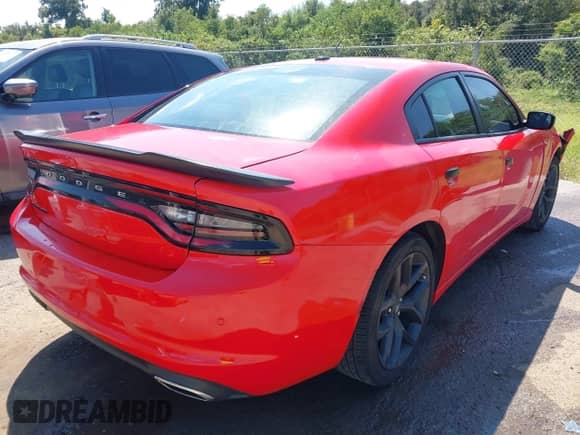 2019 Dodge Charger SXT z VIN 2C3CDXBG7KH666182, wystawiony jako IAAI lot #43265944 z przebiegiem 94 438 mil mil oraz . Historia ofert i sprzedaży dostępna na DreamBid. Obrazek 4.
