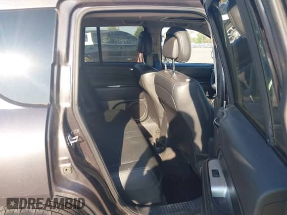 2017 Jeep Compass High Altitude with VIN 1C4NJDEB3HD192636, listed as a IAAI auction lot 43251085 with 122,431 mi miles and . Bid and sale history available at DreamBid. Image 8.
