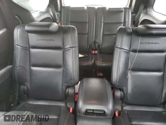 2014 Dodge Durango Citadel z VIN 1C4SDJET8EC591724, wystawiony jako Copart lot #88804615 z przebiegiem 111 700 mil mil oraz Szkoda całkowita • Salvage title. Historia ofert i sprzedaży dostępna na DreamBid. Obrazek 10.