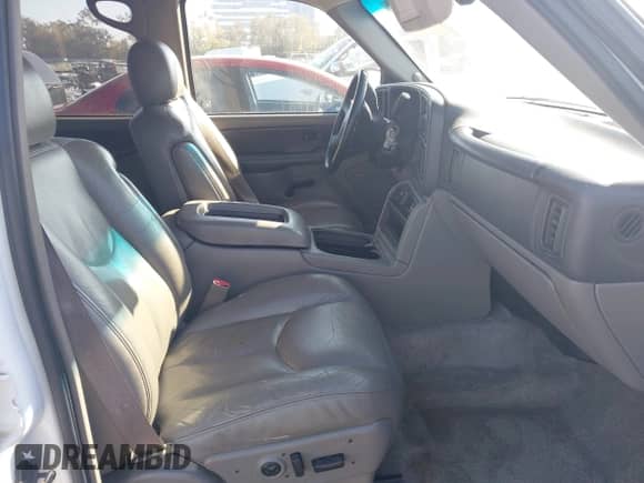 2003 Chevrolet Tahoe LT с VIN 1GNEC13Z73R168819, выставлен на аукционе IAAI как лот 41679179 с пробегом 141 164 миль миль и . История ставок и продаж доступна на DreamBid. Изображение 5.