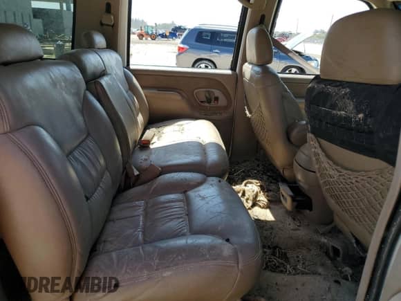 1999 Chevrolet Suburban с VIN 3GNFK16RXXG223742, выставлен на аукционе Copart как лот 54220704 с пробегом Не указан миль и Списание • Salvage title. История ставок и продаж доступна на DreamBid. Изображение 12.