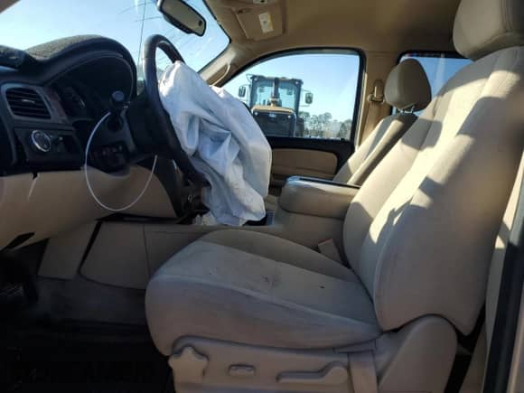 2008 Chevrolet Avalanche LTZ with VIN 3GNEC12058G129463, listed as a Copart auction lot 41460615 with 229,170 mi miles and Salvage title. Bid and sale history available at DreamBid. Image 7.