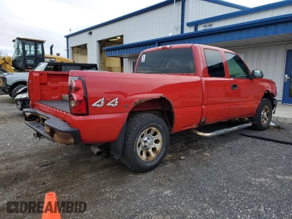 2005 Chevrolet Silverado 1500 Work Truck with VIN 2GCEK19V151103363, listed as a Copart auction lot 42531264 with 220,608 mi miles and Non repairable. Bid and sale history available at DreamBid. Image 3.