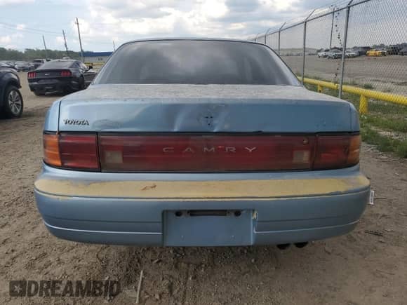 1993 Toyota Camry с VIN 4T1VK13E8PU055730, выставлен на аукционе Copart как лот 58357304 с пробегом 134 700 миль миль и Списание • Salvage title. История ставок и продаж доступна на DreamBid. Изображение 6.