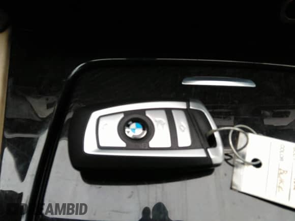 2012 BMW 7 Series 750Li xDrive z VIN WBAKC8C58CC435970, wystawiony jako IAAI lot #42201364 z przebiegiem 129 273 mil mil oraz . Historia ofert i sprzedaży dostępna na DreamBid. Obrazek 11.