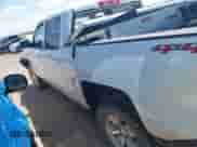 2018 Chevrolet Silverado 1500 LT z VIN 3GCUKREC9JG274331, wystawiony jako IAAI lot #42785716 z przebiegiem Nie podano mil oraz . Historia ofert i sprzedaży dostępna na DreamBid. Obrazek 14.