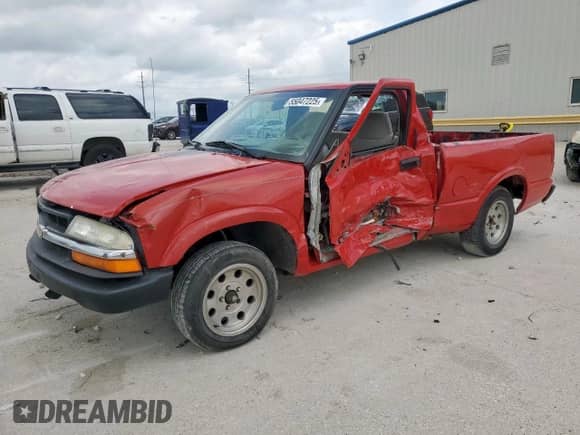 2002 Chevrolet S-10 с VIN 1GCCS145528138687, выставлен на аукционе Copart как лот 55047225 с пробегом 263 931 миль миль и Списание • Salvage title. История ставок и продаж доступна на DreamBid. Изображение 1.