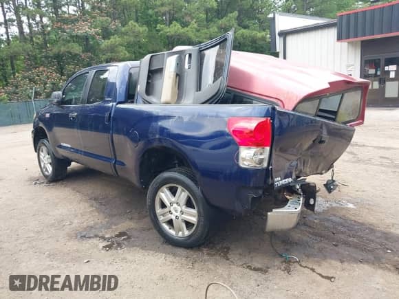 2007 Toyota Tundra Limited z VIN 5TFBV58107X008671, wystawiony jako IAAI lot #42467042 z przebiegiem 248 376 mil mil oraz . Historia ofert i sprzedaży dostępna na DreamBid. Obrazek 3.