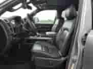 2019 Ram 1500 Rebel z VIN 1C6SRFLT6KN746585, wystawiony jako Copart lot #72050755 z przebiegiem 181 070 mil mil oraz Czysty tytuł • Clean title. Historia ofert i sprzedaży dostępna na DreamBid. Obrazek 7.