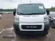 2020 Ram ProMaster Cargo z VIN 3C6TRVDG4LE100726, wystawiony jako IAAI lot #42734540 z przebiegiem 67 985 mil mil oraz . Historia ofert i sprzedaży dostępna na DreamBid. Obrazek 12.