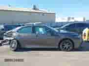 2023 Toyota Camry SE z VIN 4T1G11AK1PU835427, wystawiony jako IAAI lot #43400628 z przebiegiem 48 114 mil mil oraz . Historia ofert i sprzedaży dostępna na DreamBid. Obrazek 13.