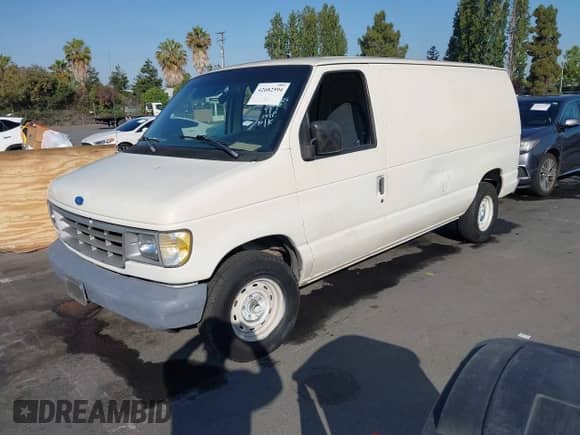 1995 Ford Econoline Cargo with VIN 1FTEE14Y5SHC22082, listed as a IAAI auction lot 42682594 with 139,573 mi miles and . Bid and sale history available at DreamBid. Image 2.