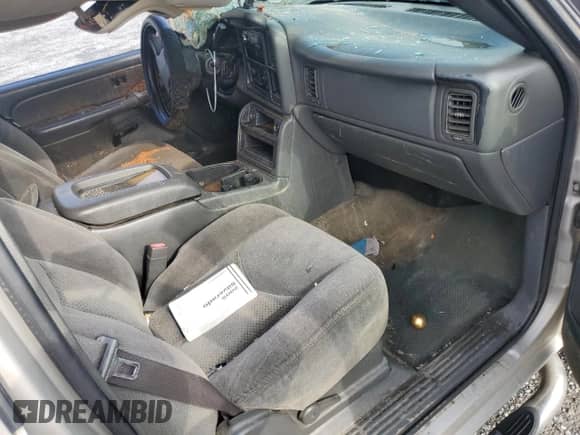 2005 Chevrolet Silverado 2500HD LS с VIN 1GCHK23255F826143, выставлен на аукционе Copart как лот 71189425 с пробегом Не указан миль и Списание • Salvage title. История ставок и продаж доступна на DreamBid. Изображение 8.