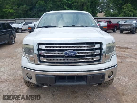 2014 Ford F-150 XL z VIN 1FTFW1ETXEKF05833, wystawiony jako IAAI lot #42446231 z przebiegiem 130 327 mil mil oraz . Historia ofert i sprzedaży dostępna na DreamBid. Obrazek 6.