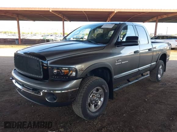 2005 Dodge 2500 SLT z VIN 1D7KS28D65J635057, wystawiony jako IAAI lot #42875824 z przebiegiem 239 295 mil mil oraz . Historia ofert i sprzedaży dostępna na DreamBid. Obrazek 2.