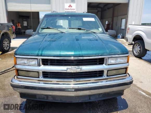 1998 Chevrolet Tahoe z VIN 1GNEC13R4WR131926, wystawiony jako Copart lot #61548494 z przebiegiem 354 592 mil mil oraz Szkoda całkowita • Salvage title. Historia ofert i sprzedaży dostępna na DreamBid. Obrazek 5.