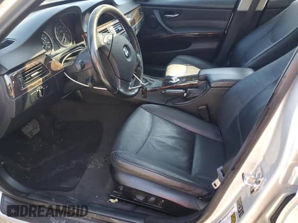 2006 BMW 3 Series 325xi with VIN WBAVD13526KV10352, listed as a Copart auction lot 71769245 with 181,147 mi miles and Salvage title. Bid and sale history available at DreamBid. Image 7.