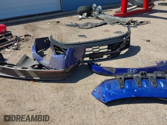 2025 Hyundai Elantra N Line z VIN KMHLR4DFXSU954237, wystawiony jako IAAI lot #42903023 z przebiegiem Nie podano mil oraz . Historia ofert i sprzedaży dostępna na DreamBid. Obrazek 11.