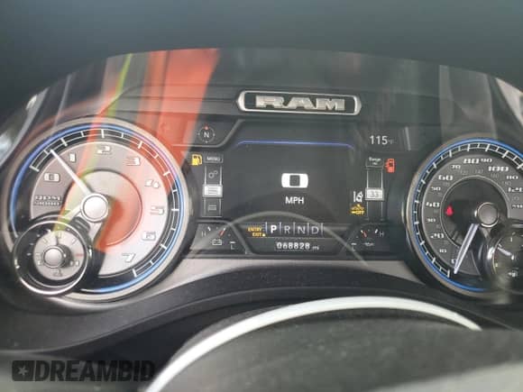 2020 Ram 1500 Limited z VIN 1C6SRFHT2LN153493, wystawiony jako Copart lot #67365545 z przebiegiem 68 828 mil mil oraz Szkoda całkowita • Salvage title. Historia ofert i sprzedaży dostępna na DreamBid. Obrazek 9.