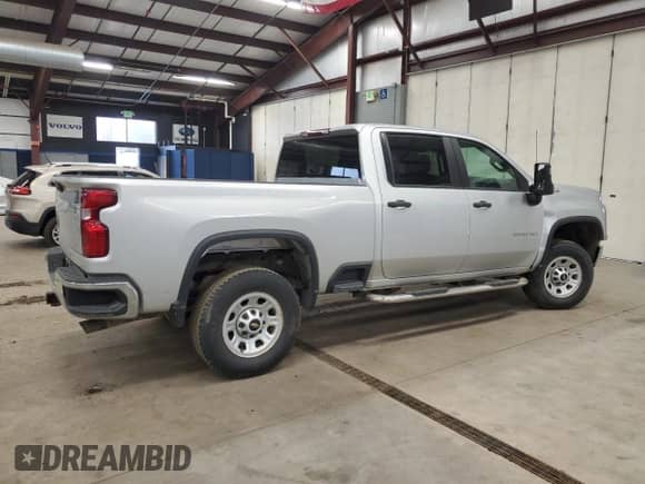 2022 Chevrolet Silverado 2500HD Work Truck z VIN 1GC4YLE72NF288531, wystawiony jako Copart lot #80500695 z przebiegiem 69 300 mil mil oraz Szkoda całkowita • Salvage title. Historia ofert i sprzedaży dostępna na DreamBid. Obrazek 3.