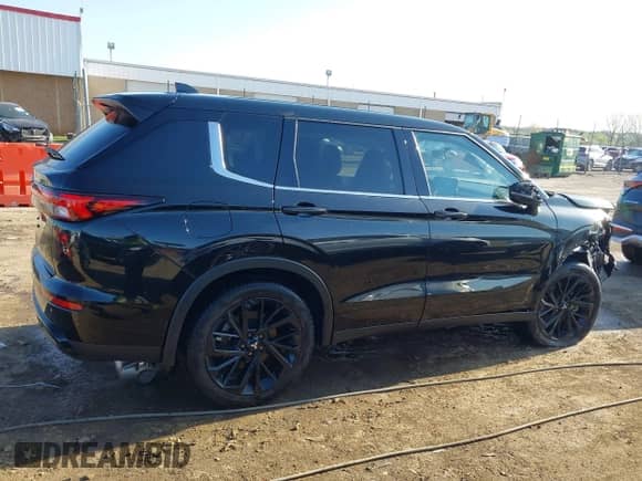 2024 Mitsubishi Outlander SE with VIN JA4J3VA80RZ041552, listed as a IAAI auction lot 41976603 with 13,512 mi miles and . Bid and sale history available at DreamBid. Image 14.