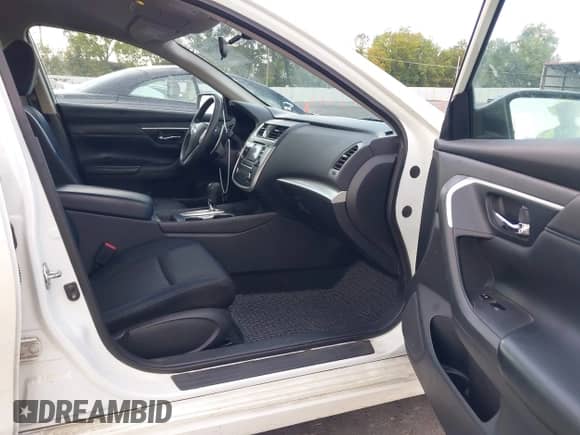 2016 Nissan Altima S with VIN 1N4AL3AP4GC262014, listed as a IAAI auction lot 43113161 with 180,220 mi miles and . Bid and sale history available at DreamBid. Image 5.