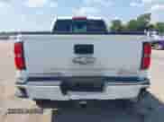 2015 Chevrolet Silverado 2500HD High Country z VIN 1GC1KXE8XFF592342, wystawiony jako IAAI lot #43199637 z przebiegiem 239 985 mil mil oraz . Historia ofert i sprzedaży dostępna na DreamBid. Obrazek 16.