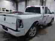 2019 Ram 1500 Express z VIN 1C6RR7FG4KS583858, wystawiony jako IAAI lot #41527927 z przebiegiem 78 726 mil mil oraz . Historia ofert i sprzedaży dostępna na DreamBid. Obrazek 4.