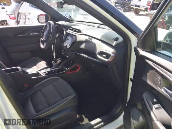 2021 Chevrolet TrailBlazer RS с VIN KL79MTSL2MB113864, выставлен на аукционе IAAI как лот 42802838 с пробегом 69 389 миль миль и . История ставок и продаж доступна на DreamBid. Изображение 5.