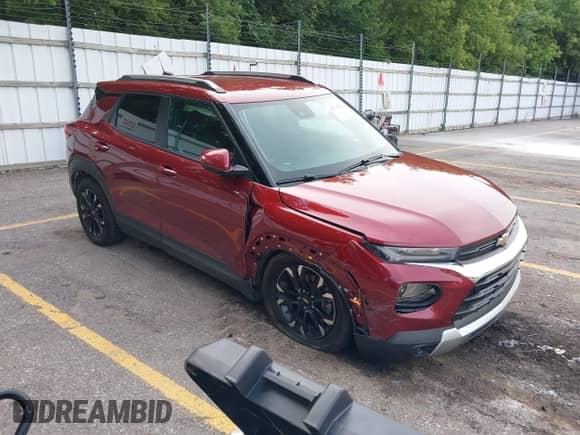 2022 Chevrolet TrailBlazer LT z VIN KL79MPSL0NB063460, wystawiony jako IAAI lot #42875690 z przebiegiem 47 224 mil mil oraz . Historia ofert i sprzedaży dostępna na DreamBid. Obrazek 1.