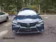 2021 Toyota Camry SE Nightshade z VIN 4T1G11AK1MU559391, wystawiony jako IAAI lot #43300222 z przebiegiem 68 327 mil mil oraz . Historia ofert i sprzedaży dostępna na DreamBid. Obrazek 12.